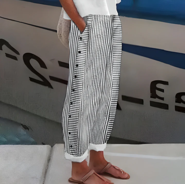 Bequeme blau gestreifte Hose mit Seitentaschen