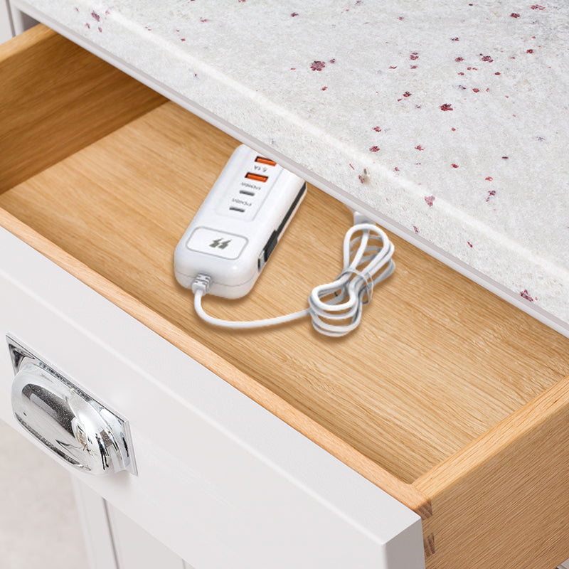 Multifunktionale Schnellladesteckdose für schnelle Aufladung mit 2PD und 2USB