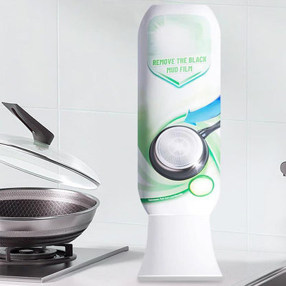 Schwarzer Schlammfilm auf Topfböden, schwarzer Schlammfilm zur Reinigung von Topfböden im Haushalt, Schlammfilm zur Entfernung von schwarzem Kalk in der Küche