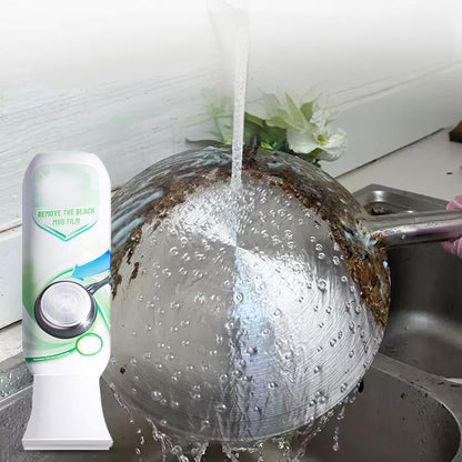 Schwarzer Schlammfilm auf Topfböden, schwarzer Schlammfilm zur Reinigung von Topfböden im Haushalt, Schlammfilm zur Entfernung von schwarzem Kalk in der Küche