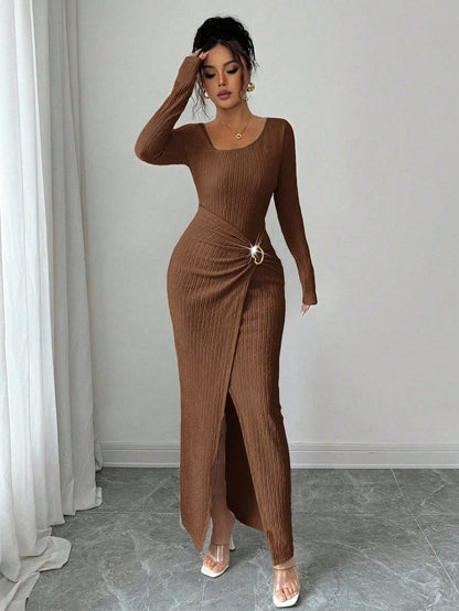 📢📢50%Rabatt!!!🎉✨Damen Herbst Winter Einfarbiges Stricktextur Langes Kleid mit Unregelmäßigem Ausschnitt