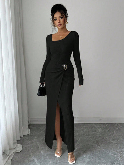 📢📢50%Rabatt!!!🎉✨Damen Herbst Winter Einfarbiges Stricktextur Langes Kleid mit Unregelmäßigem Ausschnitt
