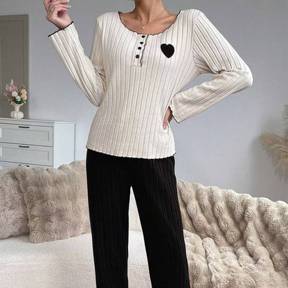 📢🎉50%Rabatt!!!🛍️✨Geripptes Schlafanzug-Set für Damen mit Herzstickerei